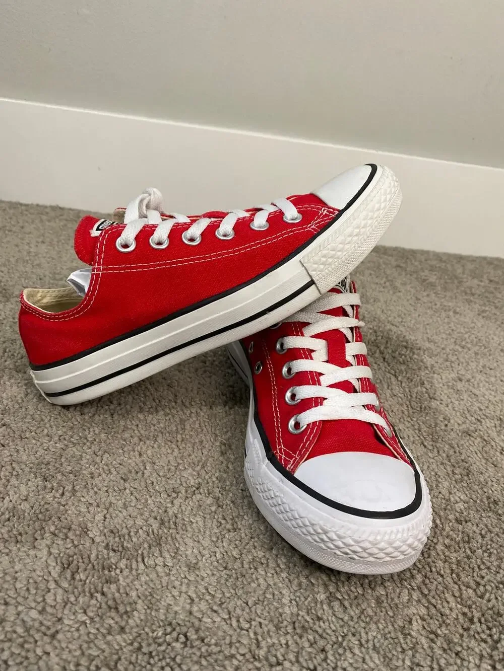 New Converse Chuck Taylor All Star Red Sneakers Men’s 5 Women’s 7